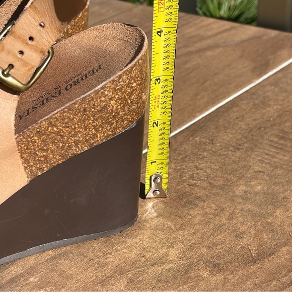 Pedro Iniesta Two Tone Leather Wedge Sandals Size 8, Made in Spain Size 10 - Picture 4 of 6